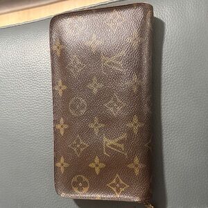 Louis Vuitton Monogram Zip-Around Wallet in Brown and Tan